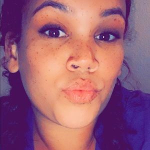 Meet your Posher, Makayla